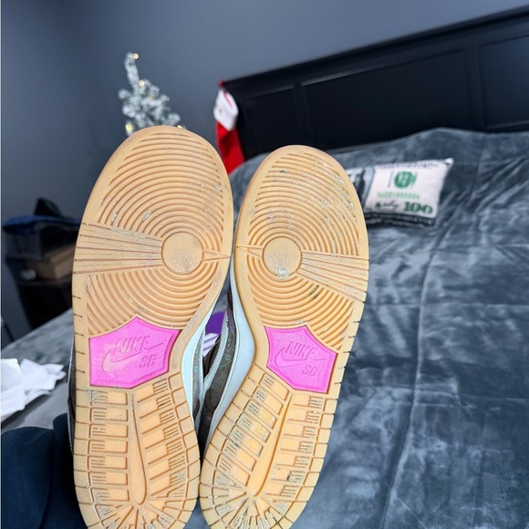 Nike SB Brown Paisley Sneakers - Picture 5 of 9